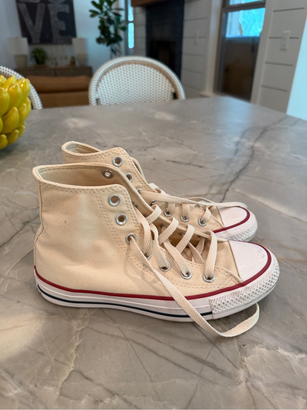 Converse size 6